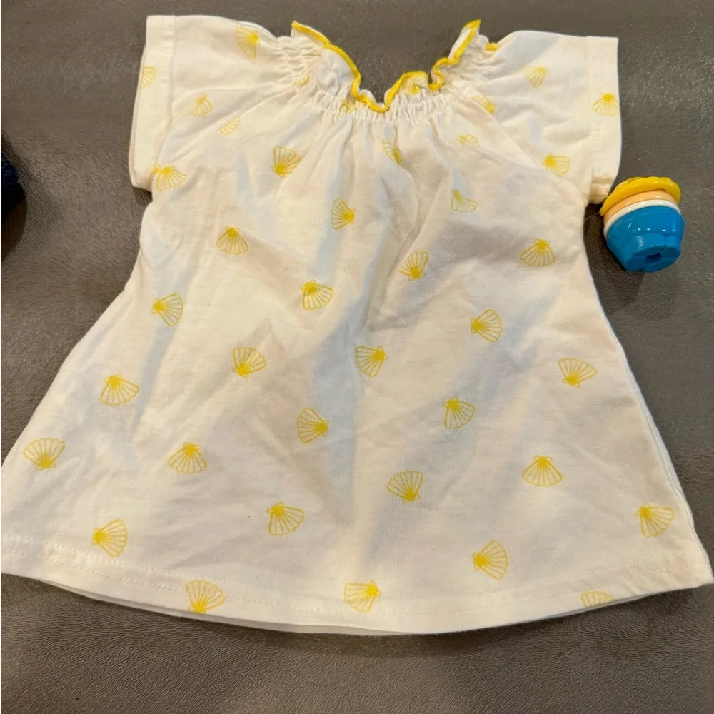 Tahari baby Yellow and Blue Kids Outfit. Size 12 months
